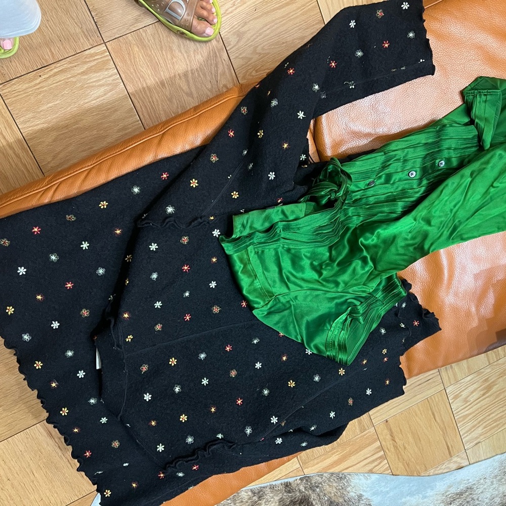 Moschino embroidered Suit. Sz 14. Italy - Picture 17 of 17